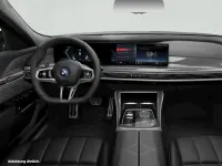 Gebraucht BMW M760e 571 PS (419 kW) 2025 Schwarz Limousine