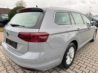 Gebraucht VW Passat Business 150 PS (110 kW) 2023 Grau Kombi