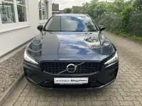 Gebraucht Volvo V60 Plus 197 PS (144 kW) 2025 Denim blue metallic Kombi