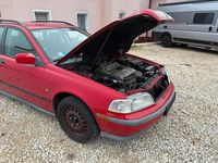 Gebraucht Volvo V40 115 PS (84 kW) 1997 Rot Kombi