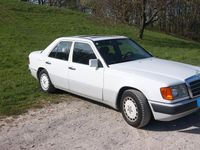 Gebraucht Mercedes E230 132 PS (97 kW) 1990 Weiß Limousine