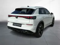 Neu VW T-Roc R-line 150 PS (110 kW) 2026 Pure white uni SUV