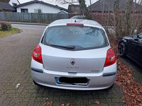 Gebraucht Renault Clio II Authentique 75 PS (55 kW) 2006 Silber Limousine