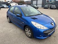 Gebraucht Peugeot 206+ 68 PS (50 kW) 2012 Blau Kleinwagen
