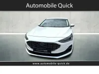 Gebraucht Ford Focus Titanium 125 PS (91 kW) 2023 Frostweiß Limousine