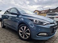 Gebraucht Hyundai i20 90 PS (66 kW) 2017 Blau Limousine