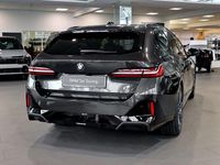 Neu BMW 520 M Sport 208 PS (152 kW) 2025 Sophistograu brillanteffekt Kombi