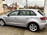 Gebraucht Audi A3 116 PS (85 kW) 2019 Grau Limousine
