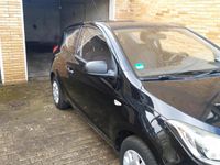 Gebraucht Hyundai i20 85 PS (62 kW) 2013 Schwarz Kleinwagen