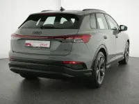 Gebraucht Audi Q4 e-tron S-Line 210 kW (286 PS) 2024 Kieselgrau SUV