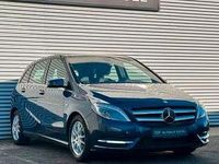 Gebraucht Mercedes B180 122 PS (89 kW) 2012 Blau Van / Kleinbus