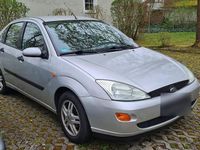 Second-hand Ford Focus 101 CP (74 kW) 2001 Argintiu Berlinǎ
