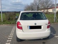 Gebraucht Skoda Fabia 69 PS (50 kW) 2009 Weiß Limousine