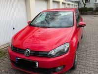 Gebraucht VW Golf VI 105 PS (77 kW) 2010 Rot Kleinwagen