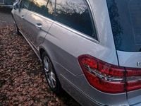 Gebraucht Mercedes E250 204 PS (150 kW) 2011 Silber Kombi