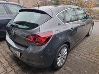 Gebraucht Opel Astra 116 PS (85 kW) 2011 Grau Limousine