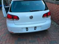 Gebraucht VW Golf VI 105 PS (77 kW) 2012 Weiß Kleinwagen