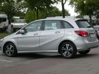 Gebraucht Mercedes B180 Style 122 PS (89 kW) 2017 Silber Van / Kleinbus