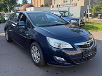 Używany Opel Astra 101 KM (74 kW) 2011 Niebieski Sedan/Limuzyna