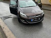 Gebraucht Opel Astra 110 PS (80 kW) 2014 Braun Kombi