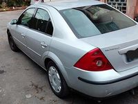 Gebraucht Ford Mondeo 146 PS (107 kW) 2001 Silber Limousine