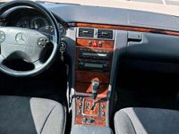 Second-hand Mercedes E220 143 CP (105 kW) 2001 Argintiu Berlinǎ