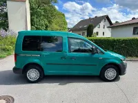 Käytetty VW Caddy 75 HP (55 kW) 2018 Vihreä Tila-auto