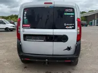 Gebraucht Fiat Doblò Lounge 135 PS (99 kW) 2015 Grau Van / Kleinbus