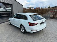 Gebraucht Skoda Superb Style 150 PS (110 kW) 2016 Weiß Kombi