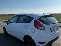 Gebraucht Ford Fiesta 95 PS (69 kW) 2013 Weiß Kleinwagen