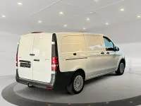 Gebraucht Mercedes Vito 163 PS (119 kW) 2025 Arktikweiss Van