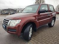 Gebraucht Mitsubishi Pajero Basis 190 PS (139 kW) 2018 Rot SUV