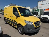 Gebraucht Mercedes Sprinter 163 PS (119 kW) 2020 Calcitgelb Van