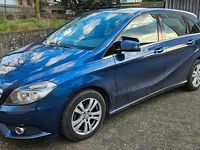 Gebraucht Mercedes B180 122 PS (89 kW) 2013 Blau Van / Kleinbus