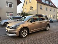 Gebraucht VW Touran Highline 190 PS (139 kW) 2017 Gold Van / Kleinbus