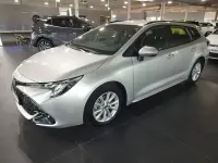Używany Toyota Corolla Active 140 KM (102 kW) 2024 Srebrny Kombi