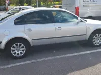 Second-hand VW Passat 131 CP (96 kW) 2002 Argintiu Berlinǎ