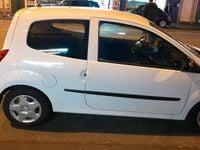 Second-hand Renault Twingo 75 CP (55 kW) 2014 Alb Hatchback
