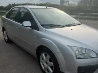 Usata Ford Focus Ghia 145 CV (106 kW) 2015 Grigio Berlina