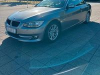 Gebraucht BMW 318 Cabriolet 143 PS (105 kW) 2011 Grau Cabrio