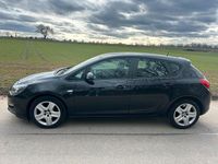Gebraucht Opel Astra Energy 120 PS (88 kW) 2014 Schwarz Limousine