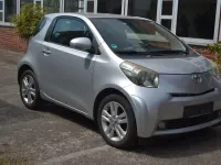 Gebraucht Toyota iQ 98 PS (72 kW) 2010 Silber Kleinwagen