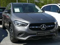 Gebraucht Mercedes GLA200 Progressive 150 PS (110 kW) 2022 Metalliclack mountaingrau SUV
