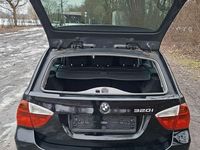 Gebraucht BMW 320 150 PS (110 kW) 2006 Schwarz Kombi