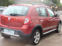 Gebraucht Dacia Sandero Stepway 87 PS (63 kW) 2009 Rot Limousine