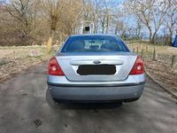 Gebraucht Ford Mondeo 110 PS (80 kW) 2002 Grau Limousine