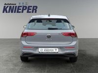 Gebraucht VW Golf VIII Basis 90 PS (66 kW) 2022 Mondsteingrau Limousine