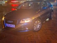 Gebraucht Audi A3 Ambiente 105 PS (77 kW) 2011 Blau Kleinwagen