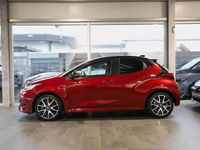 Gebraucht Toyota Yaris Hybrid Style 116 PS (85 kW) 2021 Tokiorot perleffekt, mysticschwarz Kleinwagen