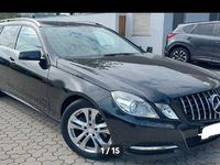 Gebraucht Mercedes E220 Avantgarde 170 PS (125 kW) 2012 Schwarz Limousine